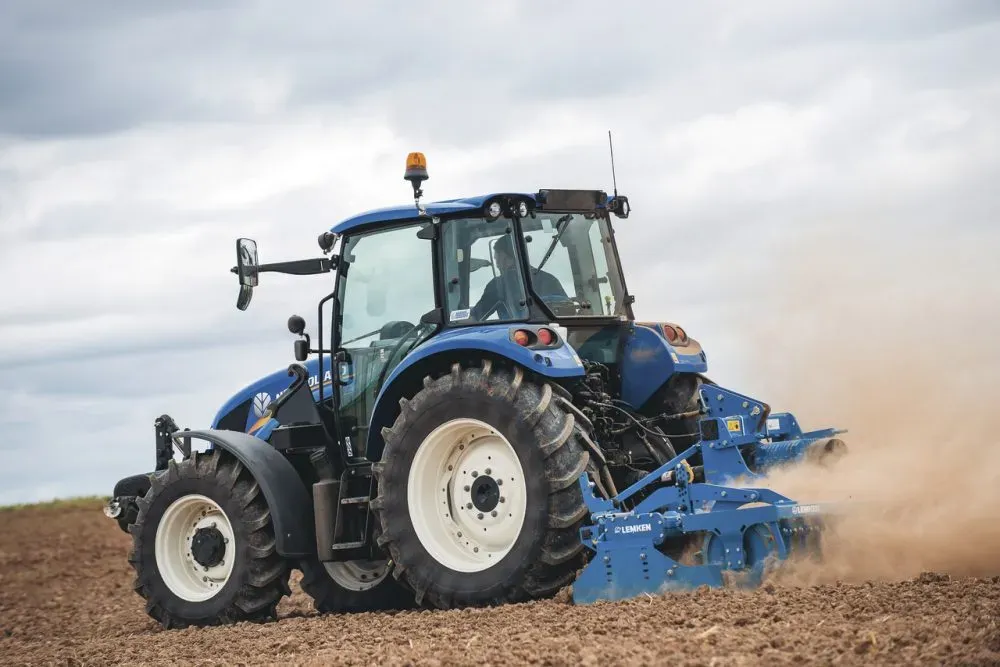 Machine agricole à Alès
